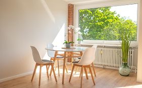 Moin Apartment Mit 2 Balkonen u kostenlosen Parkmöglichkeiten